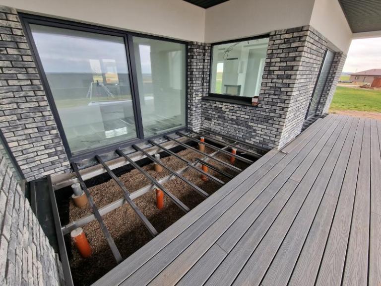 Création de terrasse, quel matériau choisir selon vos besoins ?