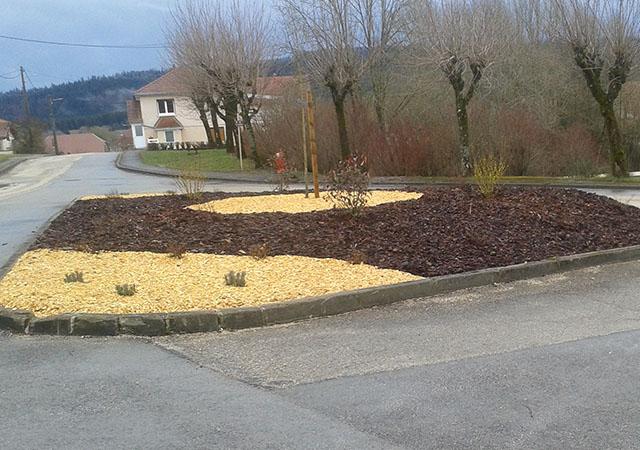 Les Défis de l'Entretien des Espaces Verts Publics à Arc-sous-Montenot, Mouthe et Val d'Usier